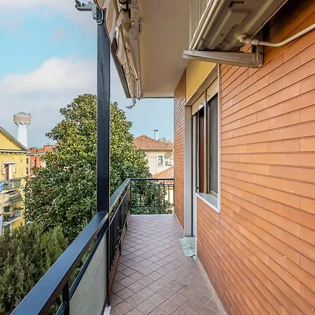 Mestre Cozy With Parking! Appartement